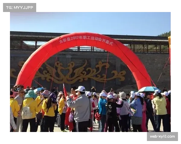 凤凰山体育公园的开幕式筹备：六万坐席的揭幕战氛围营造